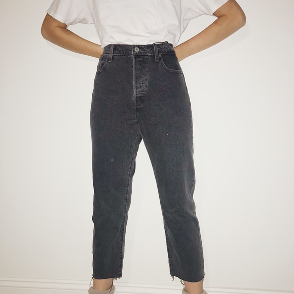 Levi’s Wedgie Straight High Rise Cropped Legs - Picture 2 of 8